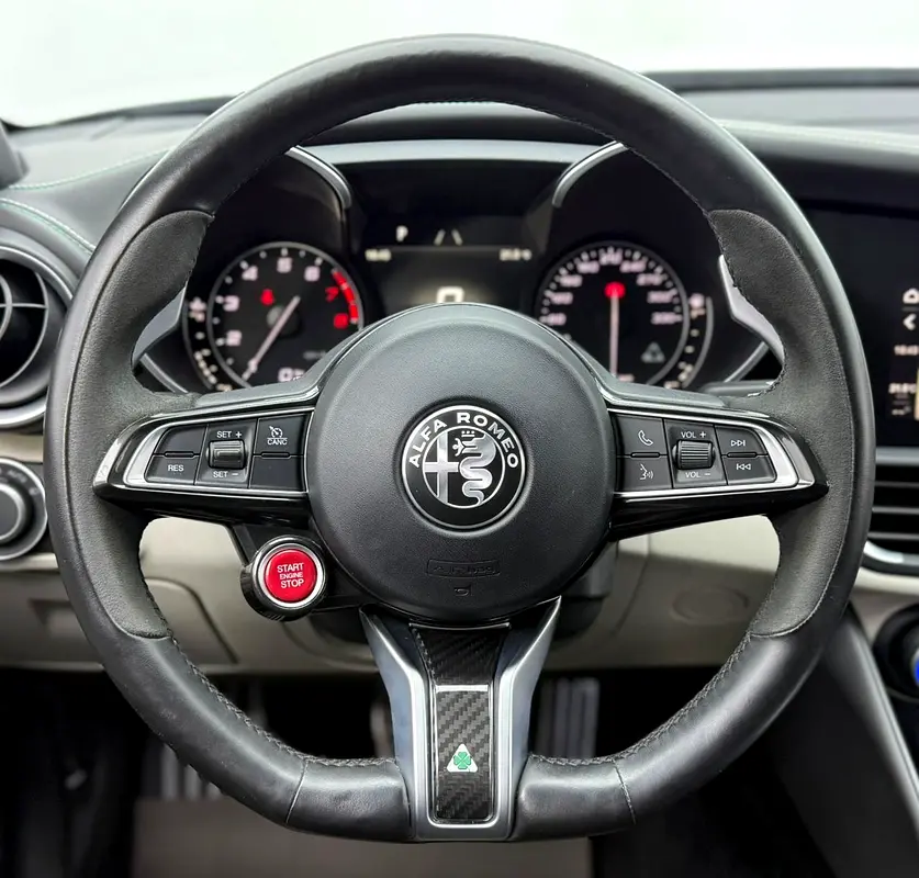 ALFA ROMEO Giulia Quadrifoglio 2020 - photo 7 - Import Émirats | International Cars