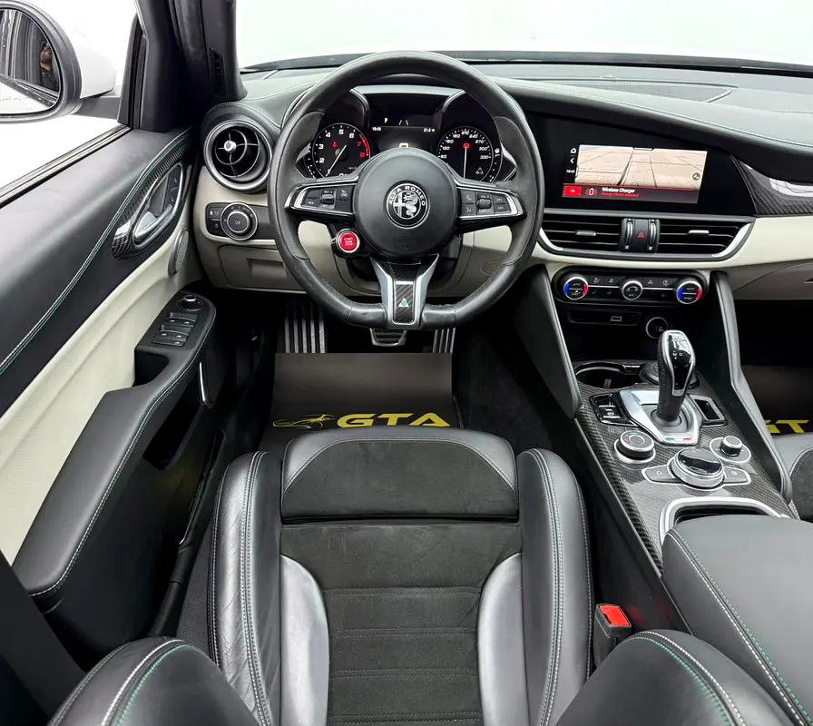 ALFA ROMEO Giulia Quadrifoglio 2020 - photo 8 - Import Émirats | International Cars