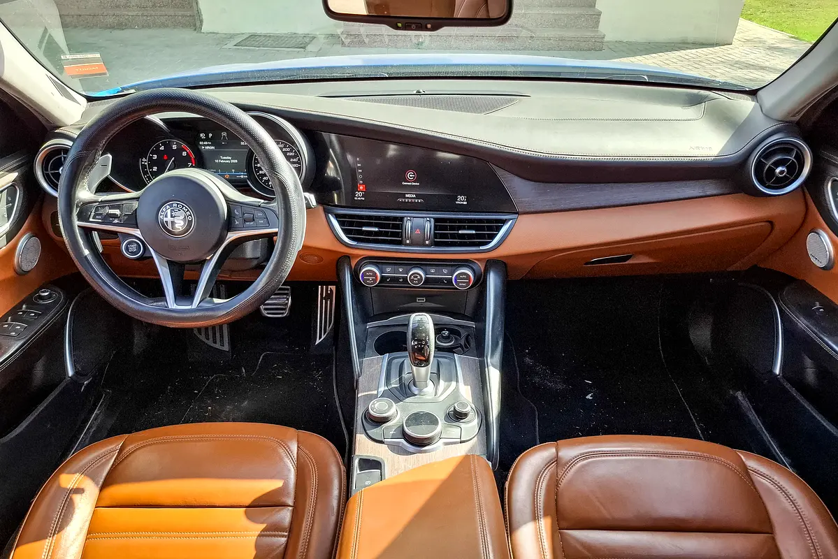 ALFA ROMEO Giulia Veloce 2018 - photo 8 - Import Émirats | International Cars