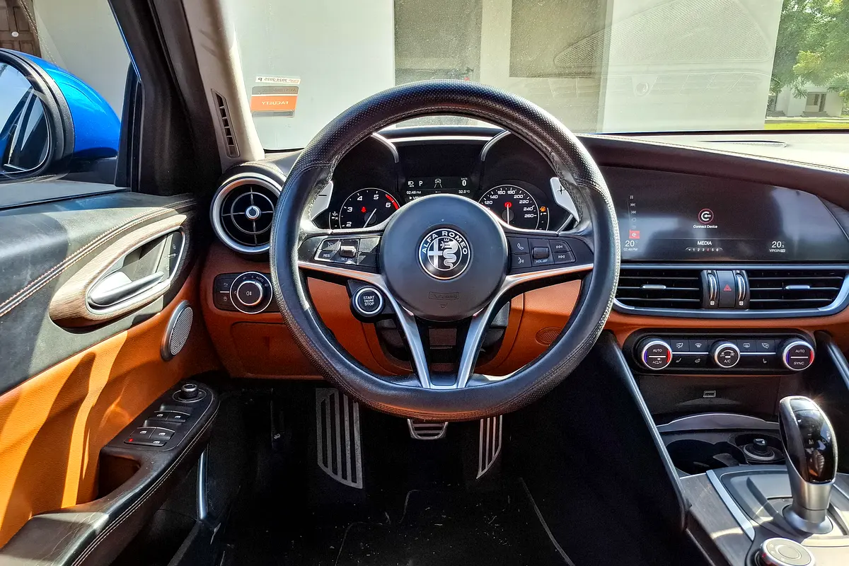 ALFA ROMEO Giulia Veloce 2018 - photo 9 - Import Émirats | International Cars