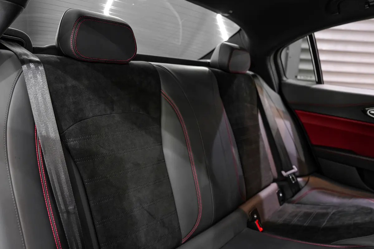 ALFA ROMEO Giulia Other 2018 - photo 10 - Import Émirats | International Cars