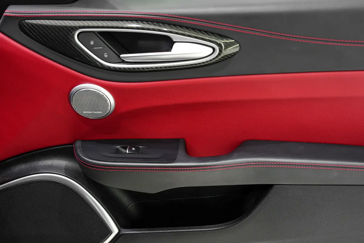 ALFA ROMEO Giulia Other 2018 - photo 12 - Import Émirats | International Cars