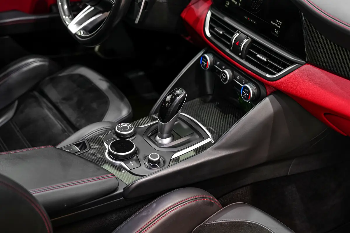 ALFA ROMEO Giulia Other 2018 - photo 3 - Import Émirats | International Cars