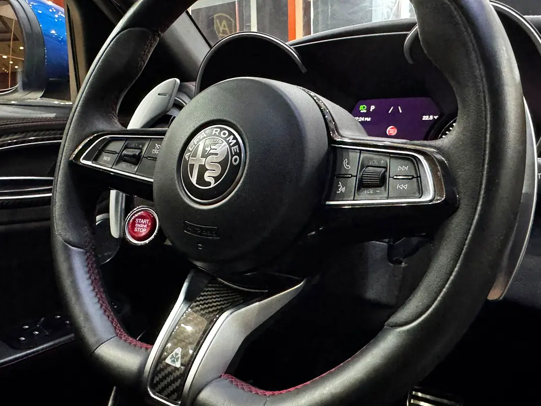 ALFA ROMEO Giulia Quadrifoglio 2021 - photo 10 - Import Émirats | International Cars