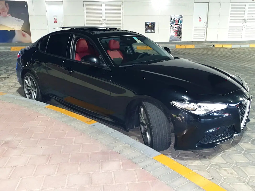 ALFA ROMEO Giulia Super 2018 - photo 2 - Import Émirats | International Cars