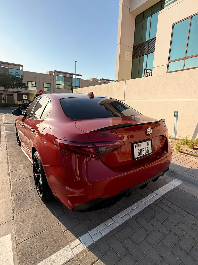 ALFA ROMEO Giulia Veloce 2019 - photo 7 - Import Émirats | International Cars