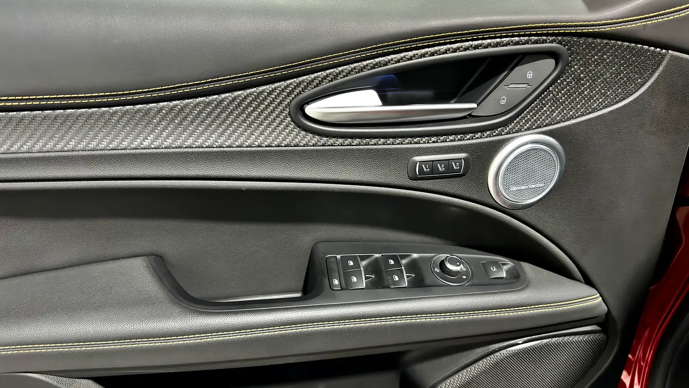 ALFA ROMEO Stelvio Quadrifoglio 2024 - photo 9 - Import Émirats | International Cars