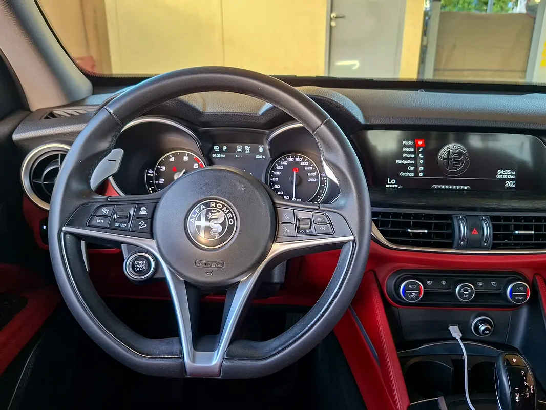 ALFA ROMEO Stelvio 2019 - photo 10 - Import Émirats | International Cars
