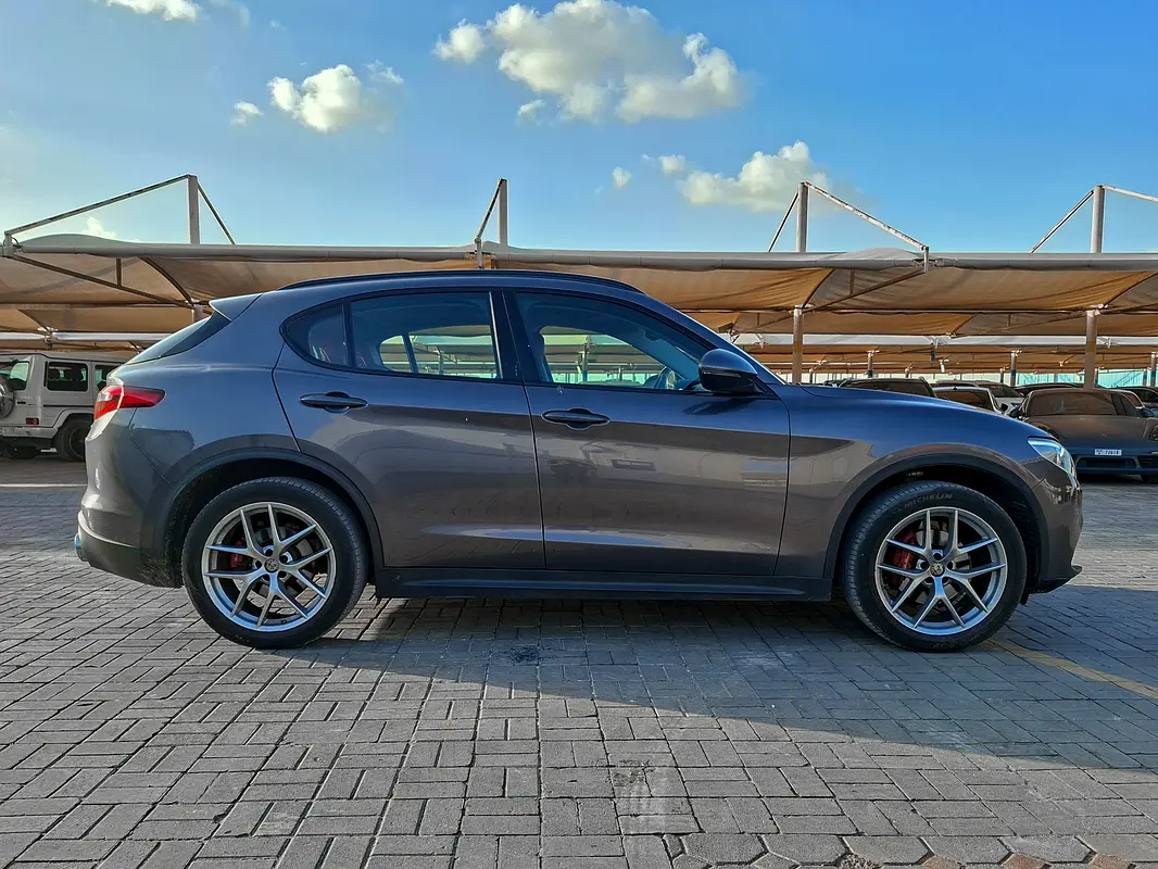 ALFA ROMEO Stelvio 2019 - photo 4 - Import Émirats | International Cars