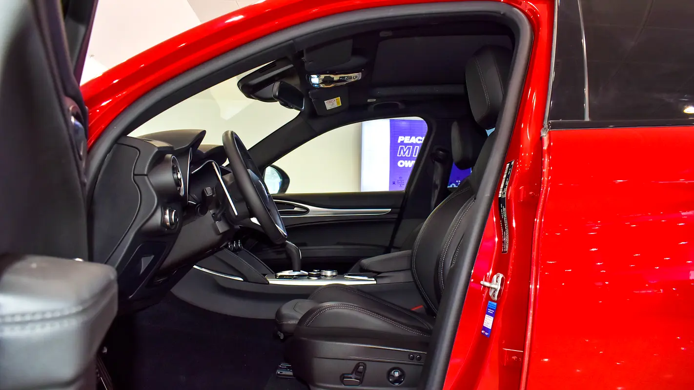 ALFA ROMEO Stelvio Veloce 2022 - photo 10 - Import Émirats | International Cars