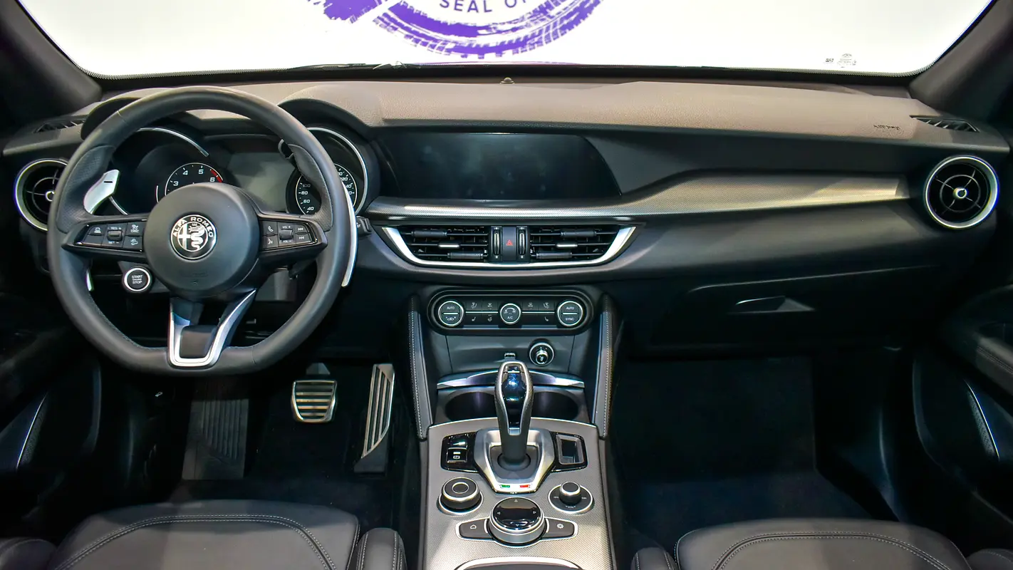 ALFA ROMEO Stelvio Veloce 2022 - photo 11 - Import Émirats | International Cars
