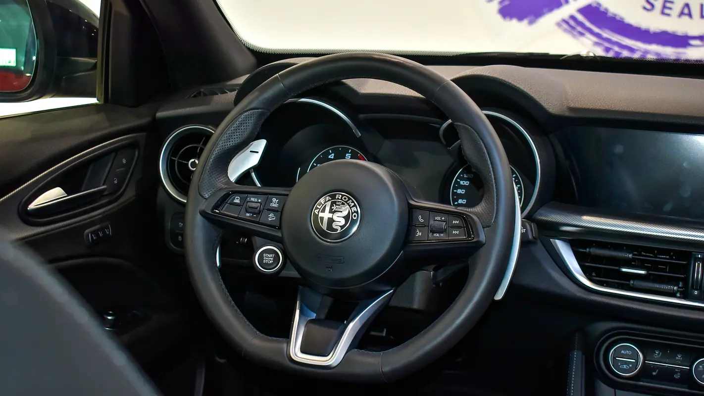 ALFA ROMEO Stelvio Veloce 2022 - photo 12 - Import Émirats | International Cars