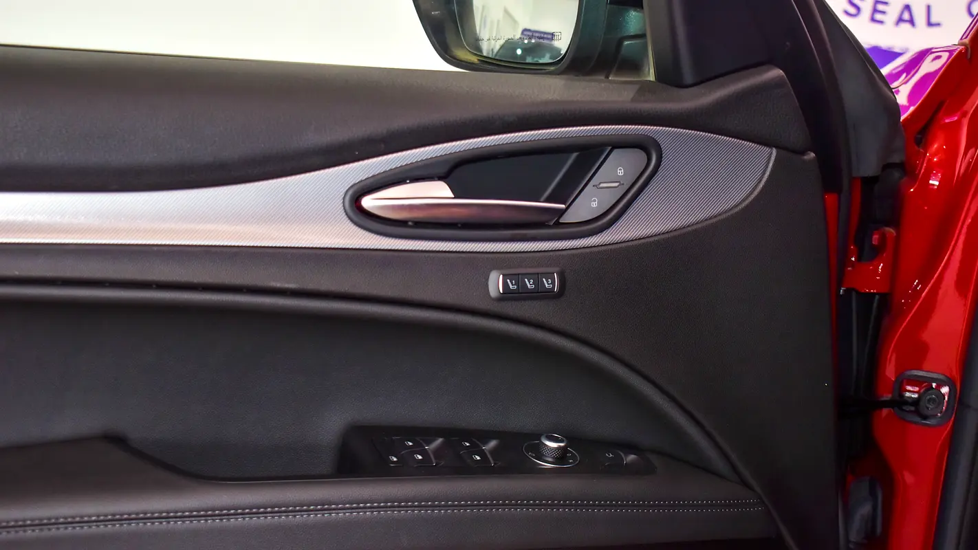 ALFA ROMEO Stelvio Veloce 2022 - photo 8 - Import Émirats | International Cars