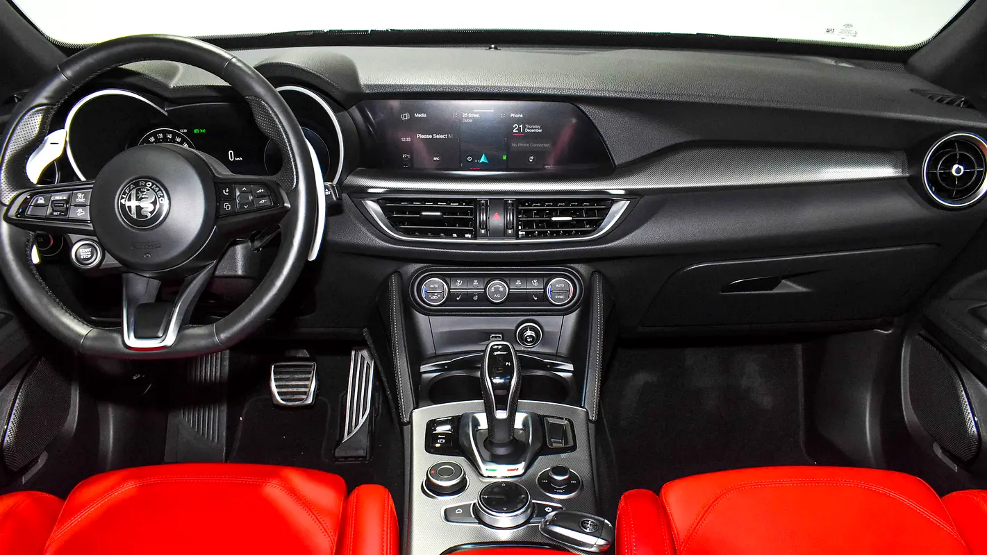 ALFA ROMEO Stelvio Veloce 2024 - photo 10 - Import Émirats | International Cars