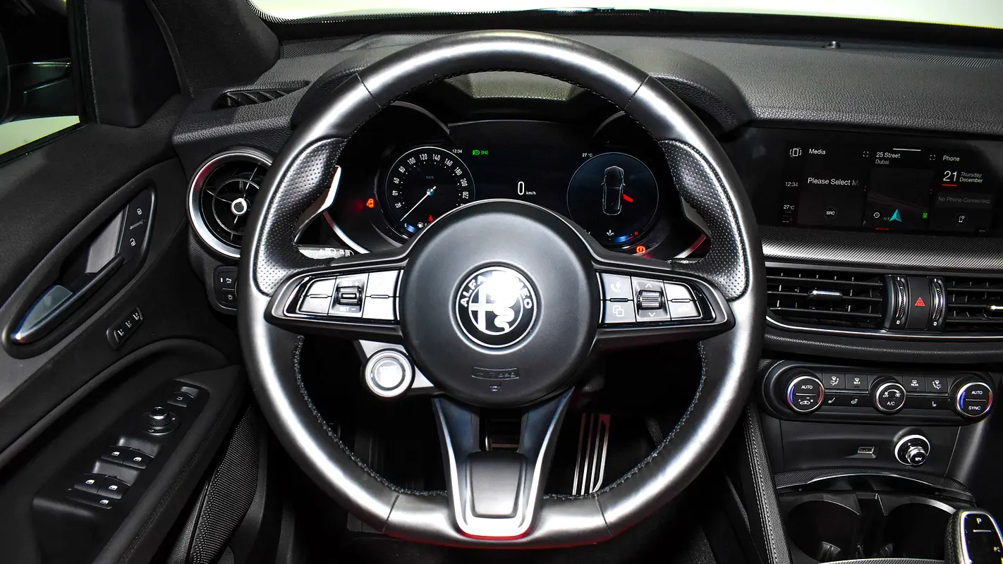 ALFA ROMEO Stelvio Veloce 2024 - photo 12 - Import Émirats | International Cars