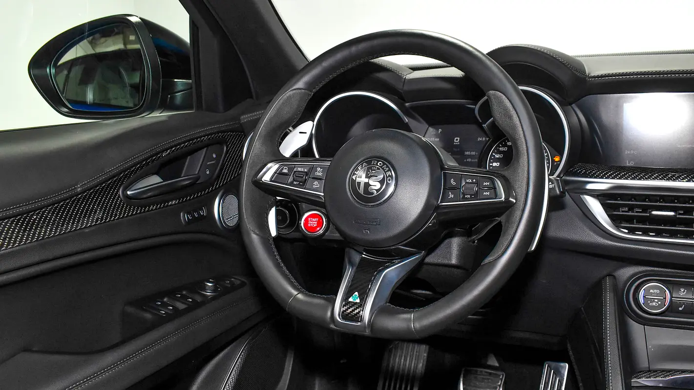 ALFA ROMEO Stelvio Quadrifoglio 2023 - photo 11 - Import Émirats | International Cars