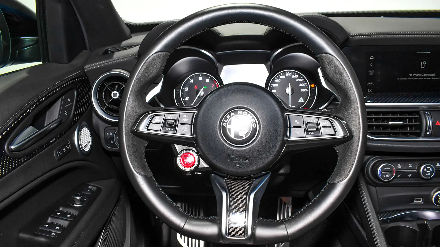ALFA ROMEO Stelvio Quadrifoglio 2023 - photo 12 - Import Émirats | International Cars