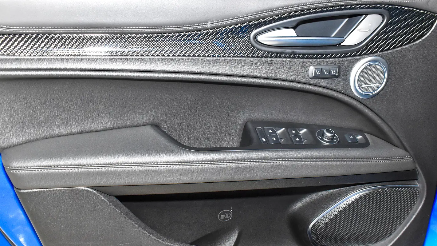 ALFA ROMEO Stelvio Quadrifoglio 2023 - photo 7 - Import Émirats | International Cars