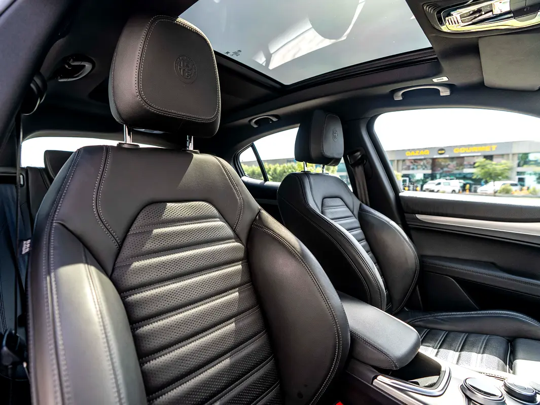 ALFA ROMEO Stelvio Veloce 2022 - photo 11 - Import Émirats | International Cars