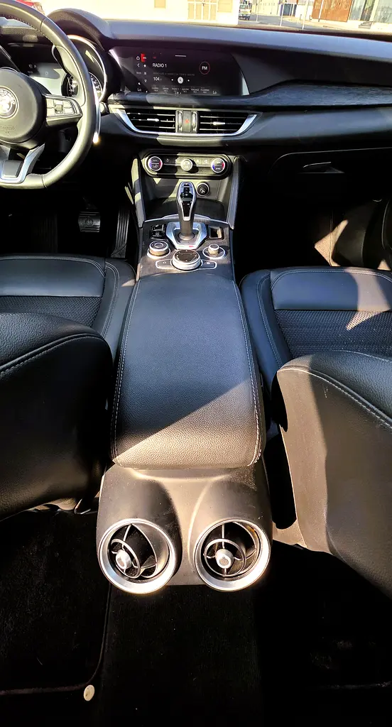 ALFA ROMEO Stelvio Super 2022 - photo 10 - Import Émirats | International Cars