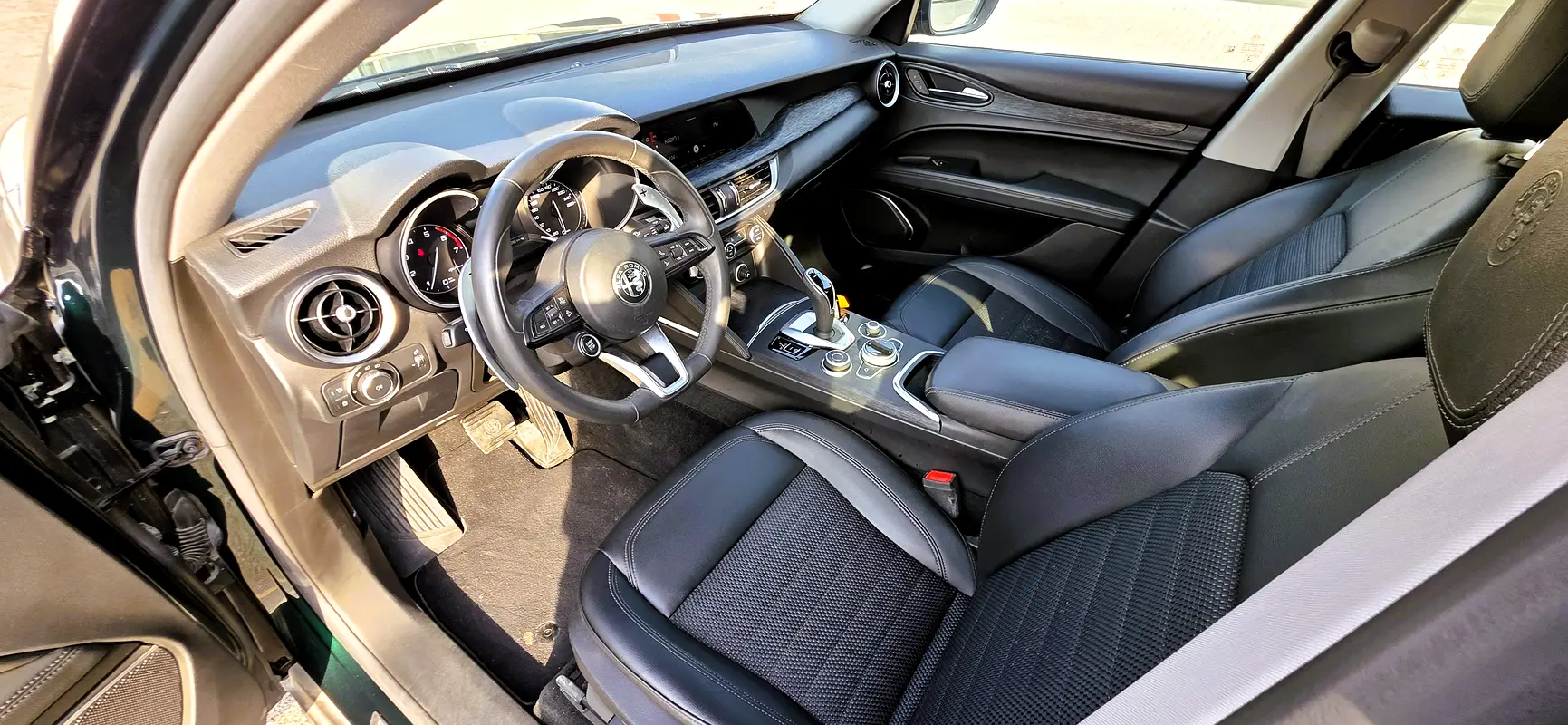 ALFA ROMEO Stelvio Super 2022 - photo 6 - Import Émirats | International Cars