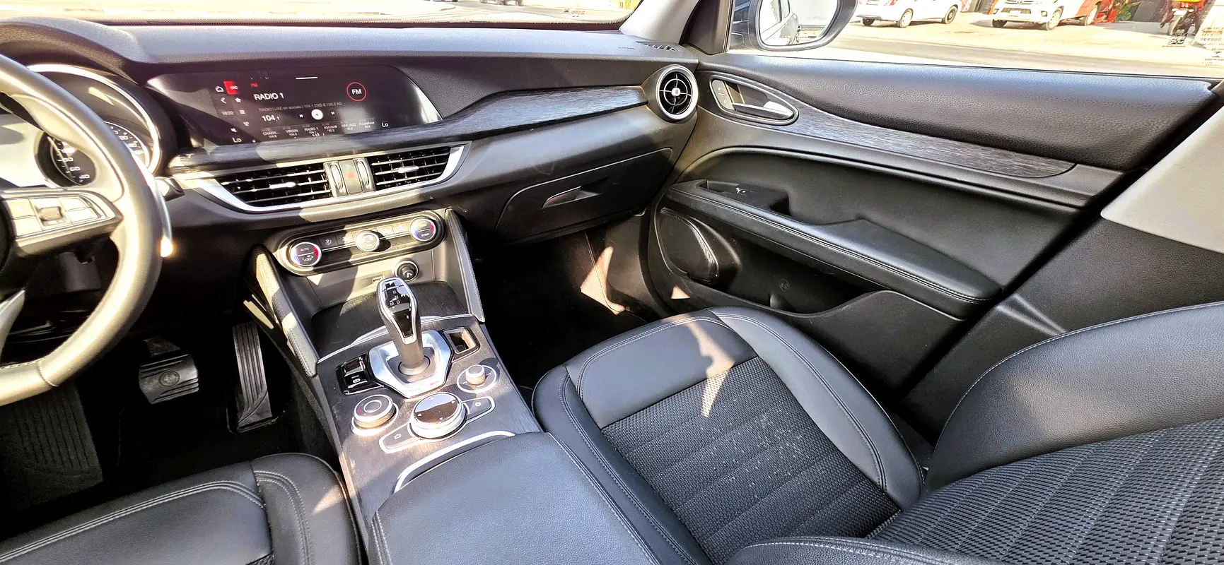 ALFA ROMEO Stelvio Super 2022 - photo 8 - Import Émirats | International Cars