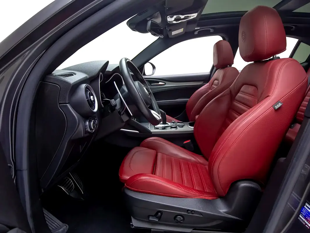 ALFA ROMEO Stelvio Veloce 2023 - photo 9 - Import Émirats | International Cars