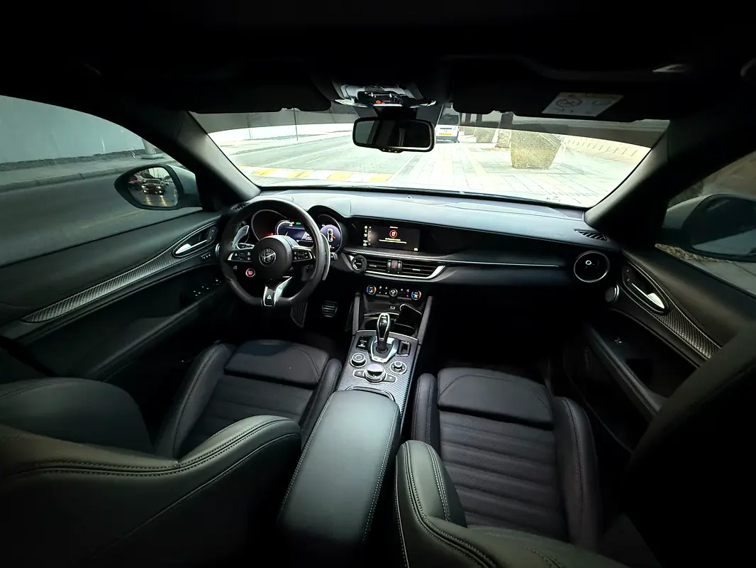ALFA ROMEO Stelvio Quadrifoglio 2024 - photo 9 - Import Émirats | International Cars