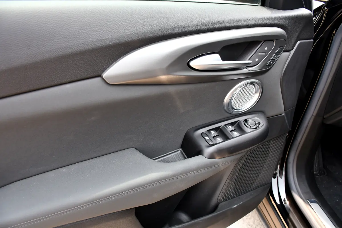 ALFA ROMEO Tonale Veloce 2024 - photo 10 - Import Émirats | International Cars