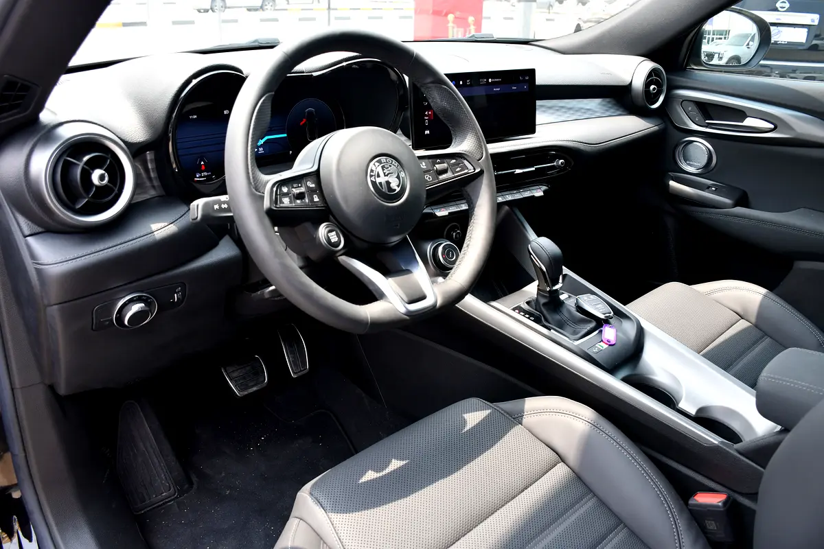 ALFA ROMEO Tonale Veloce 2024 - photo 11 - Import Émirats | International Cars