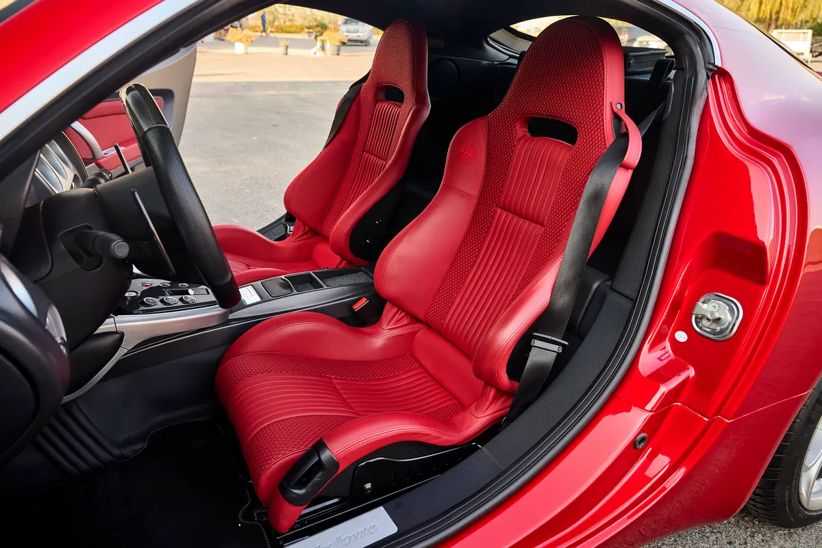 ALFA ROMEO 8C Competizione 2009 - photo 11 - Import Émirats | International Cars