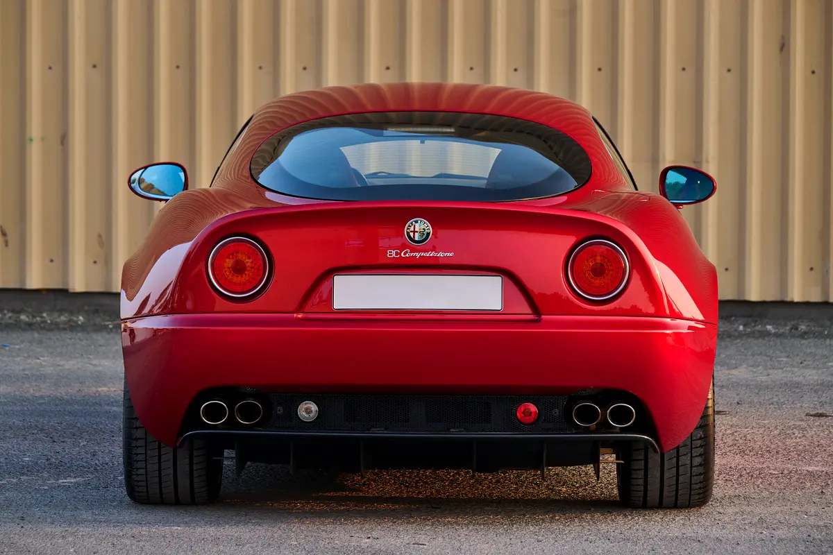 ALFA ROMEO 8C Competizione 2009 - photo 4 - Import Émirats | International Cars