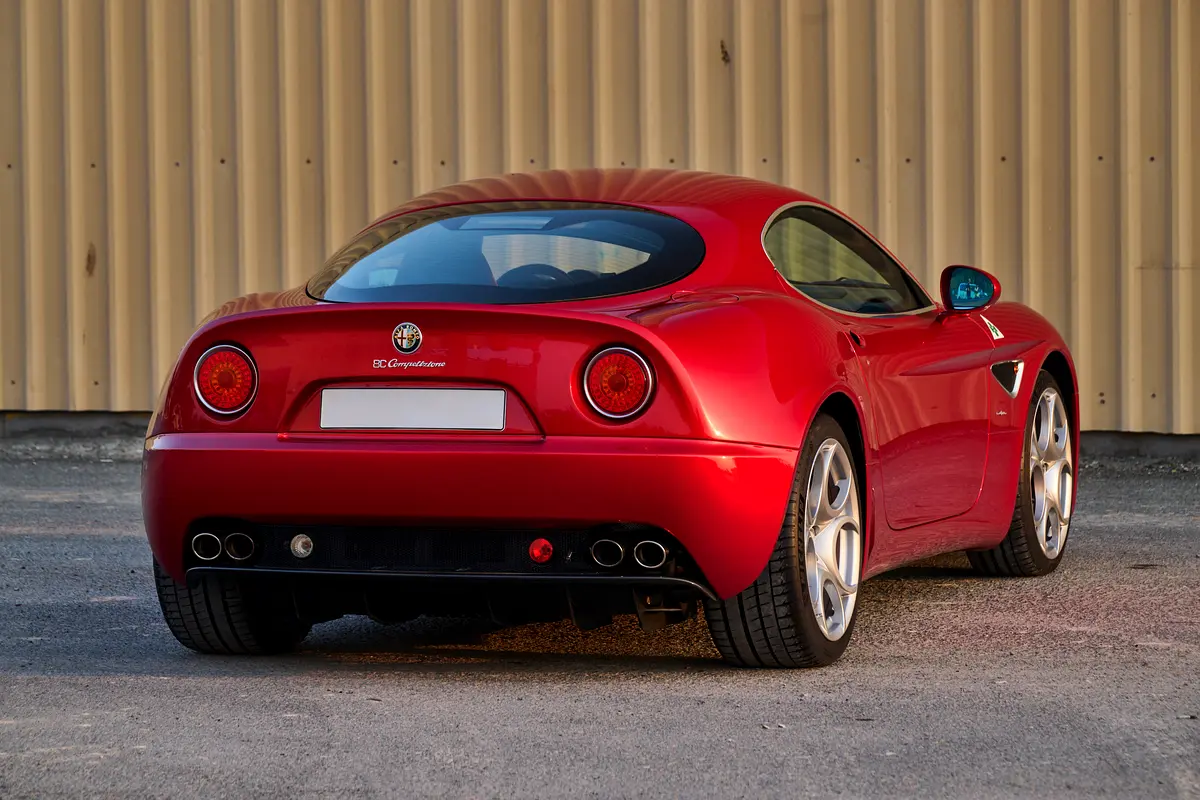 ALFA ROMEO 8C Competizione 2009 - photo 5 - Import Émirats | International Cars