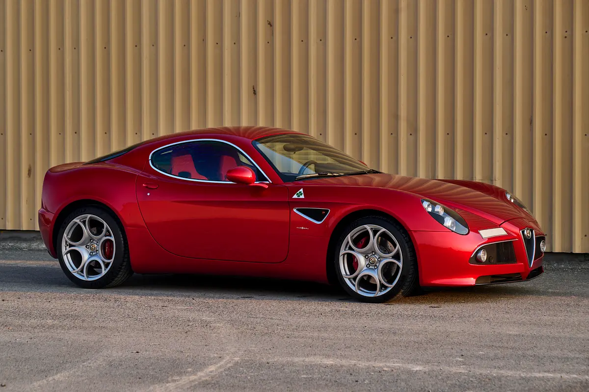 ALFA ROMEO 8C Competizione 2009 - photo 7 - Import Émirats | International Cars