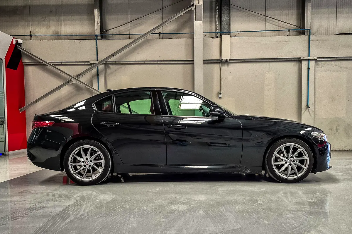 ALFA ROMEO Giulia Super 2018 - photo 4 - Import Émirats | International Cars