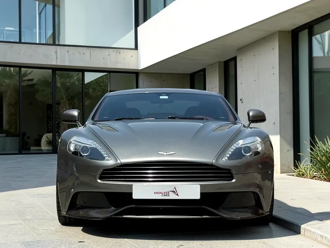 ASTON MARTIN Vanquish Carbon Black 2014 - photo 3 - Import Émirats | International Cars