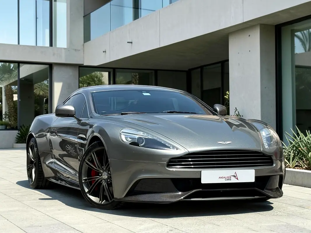 ASTON MARTIN Vanquish Carbon Black 2014 - photo 4 - Import Émirats | International Cars