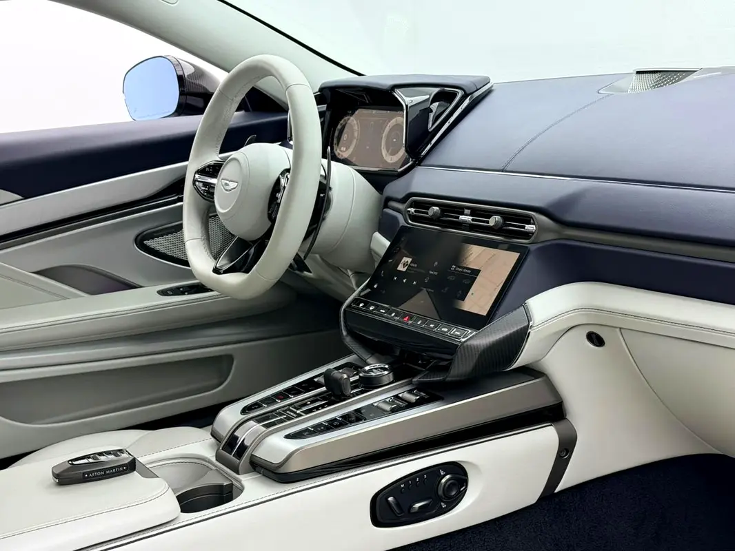 ASTON MARTIN Vanquish Standard 2025 - photo 9 - Import Émirats | International Cars