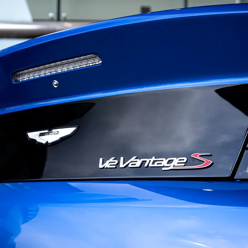 ASTON MARTIN Vantage S 2015 - photo 11 - Import Émirats | International Cars