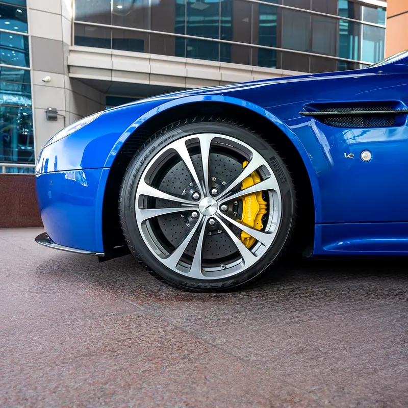 ASTON MARTIN Vantage S 2015 - photo 12 - Import Émirats | International Cars