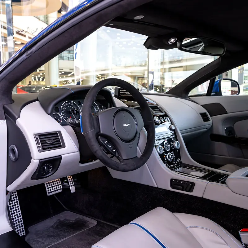 ASTON MARTIN Vantage S 2015 - photo 6 - Import Émirats | International Cars