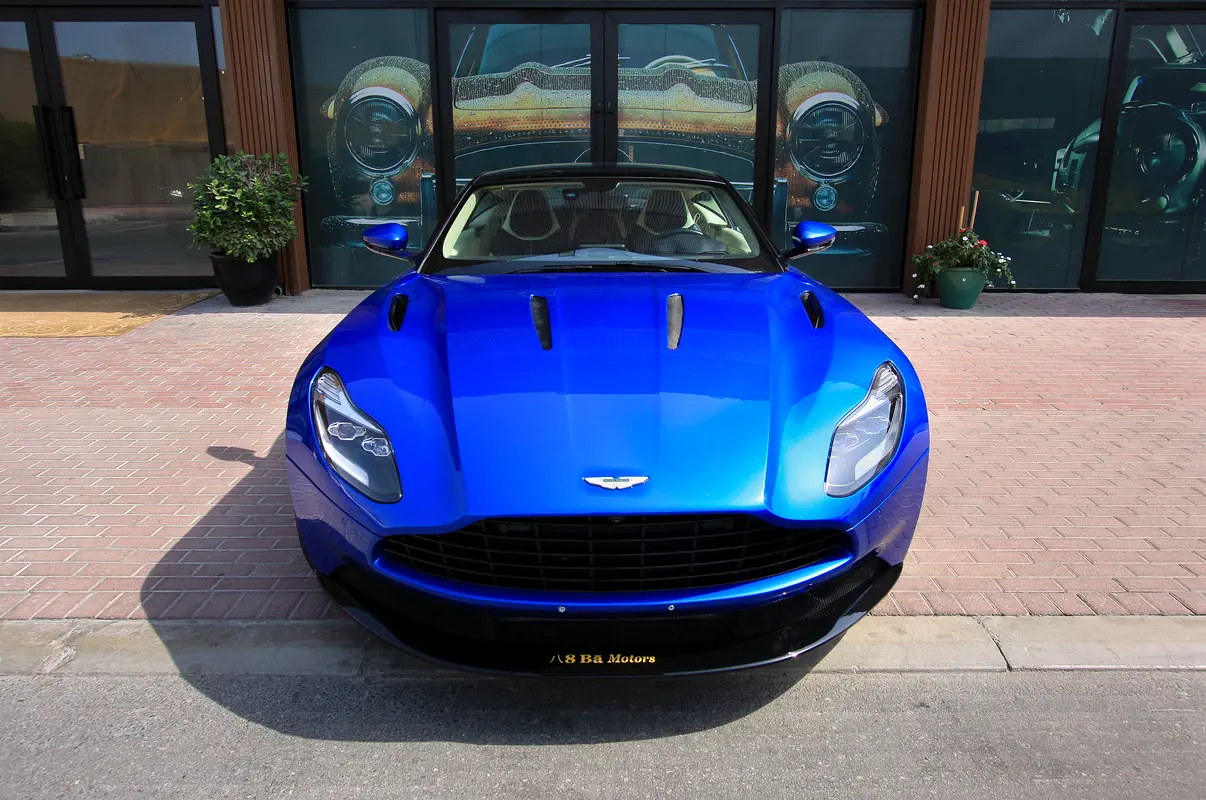 ASTON MARTIN DB11 V12 Coupe 2017 - photo 2 - Import Émirats | International Cars