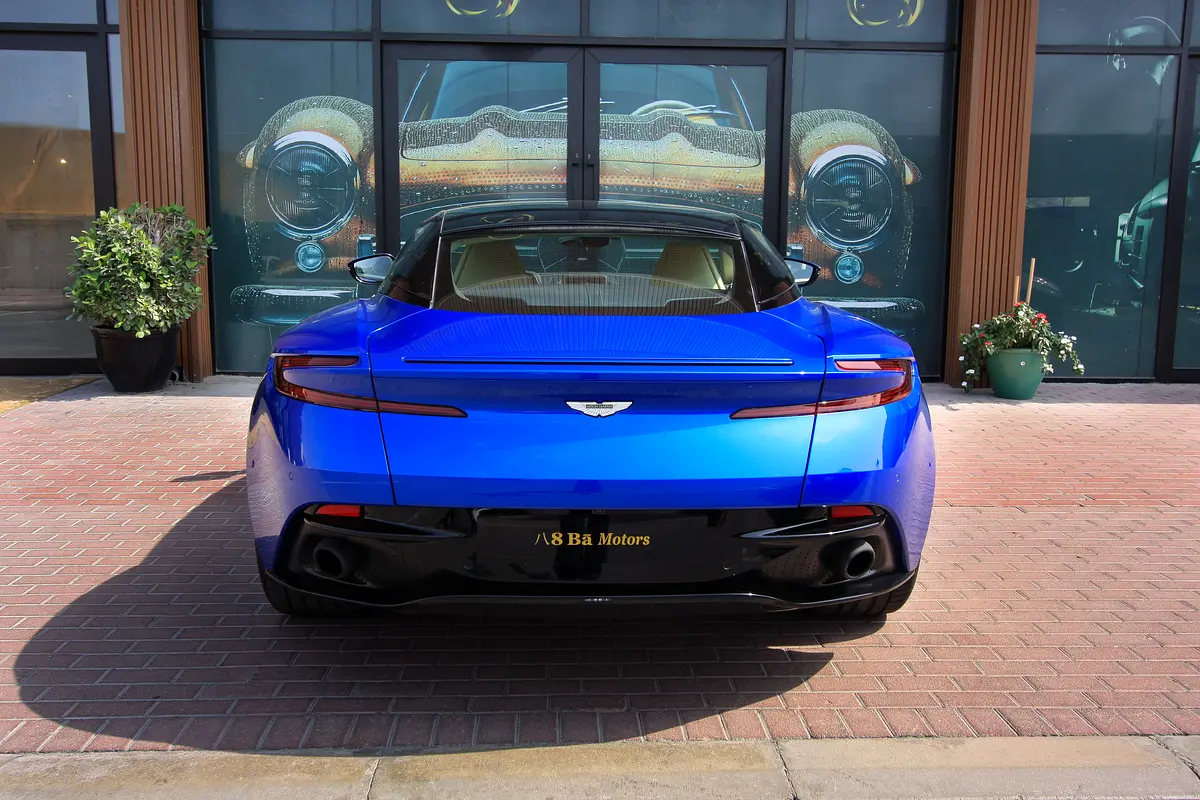 ASTON MARTIN DB11 V12 Coupe 2017 - photo 3 - Import Émirats | International Cars