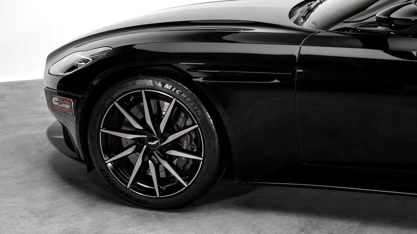 ASTON MARTIN DB11 V8 Coupe 2020 - photo 4 - Import Émirats | International Cars