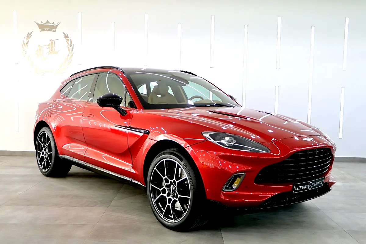 ASTON MARTIN DBX 550 2021
