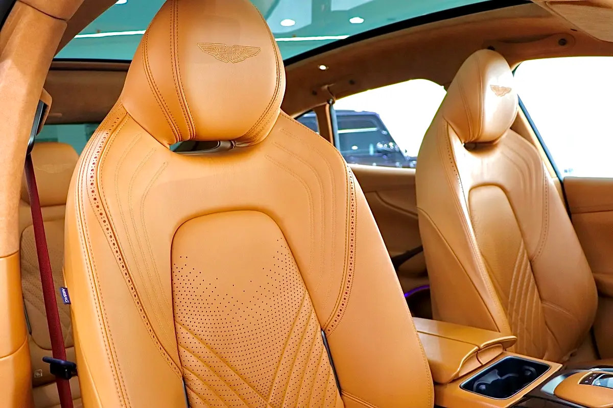 ASTON MARTIN DBX 550 2021 - photo 11 - Import Émirats | International Cars