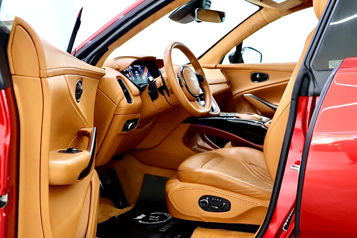 ASTON MARTIN DBX 550 2021 - photo 7 - Import Émirats | International Cars