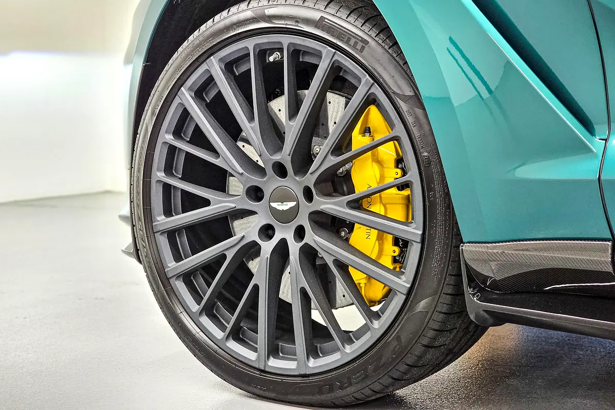 ASTON MARTIN DBX 707 2023 - photo 5 - Import Émirats | International Cars