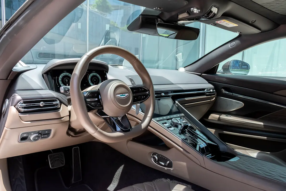 ASTON MARTIN DB12 Coupe 2024 - photo 10 - Import Émirats | International Cars