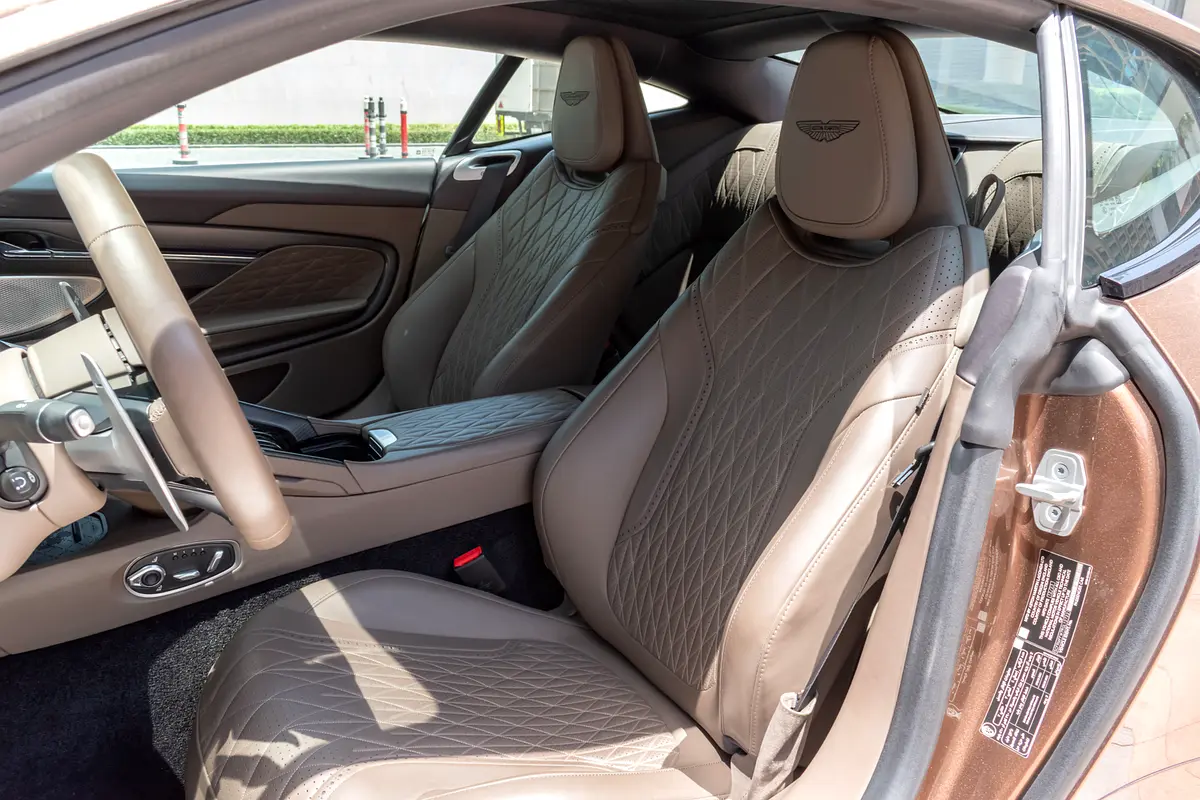 ASTON MARTIN DB12 Coupe 2024 - photo 11 - Import Émirats | International Cars